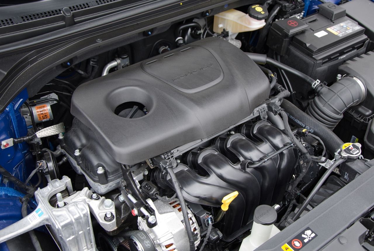 Hyundai Elantra jest ostatnim modelem oferowanym z silnikiem Gamma w wersji z pośrednim wtryskiem paliwa.
