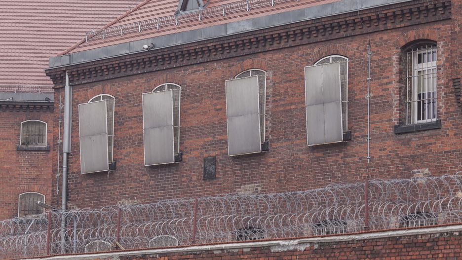zak�ad karny
afera, architektura, babiniec, budynek, ceg�a, KOBIECY, ODDZIA� DLA KOBIET, prostytucja, seks, seksualne, str�czycielstwo, ulica kleczkowska, wi�zienie, wi�zie�, wykorzystywanie, zak�ad karny