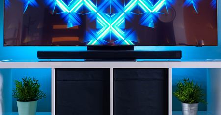 Filmy i muzyka w domu? Wystarczy Ci dobry soundbar. Oto Samsung Q800T