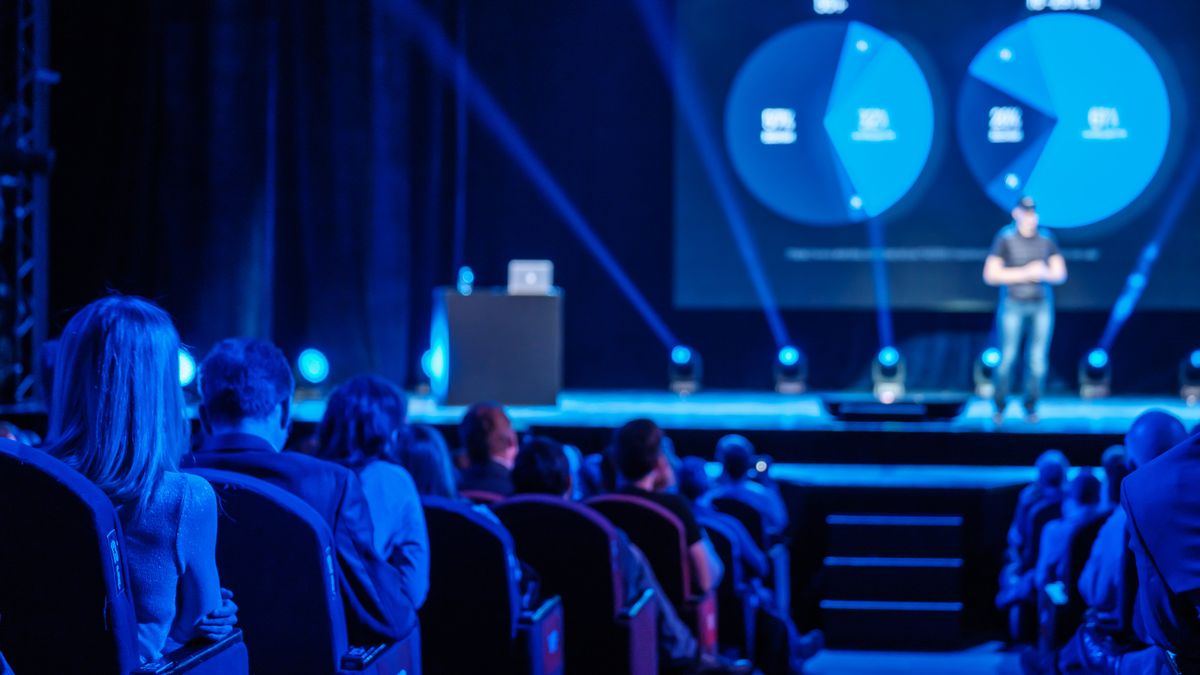 Do współpracy przy drugiej edycji Copper Talks organizatorzy zaprosili ekspertów, którzy w interesujący sposób przedstawią nowatorskie idee dotyczące przemysłu i biznesu, a także zainspirują do działania oraz spojrzą na Polskę i Polaków z szerszej, bo zagranicznej perspektywy.