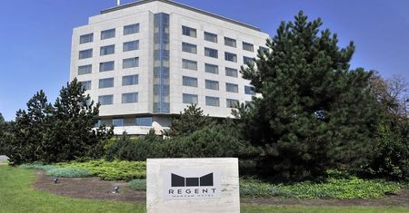 Polski Holdng Hotelowy przejmuje hotel Regent. Prezes mówi o "fake newsach"