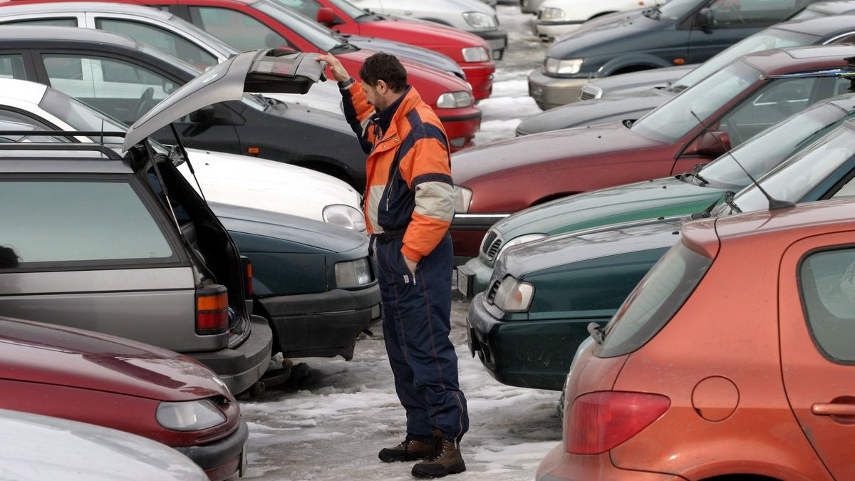 Kupujemy większe i droższe samochody niż 20 lat temu. Zmian jest jednak więcej