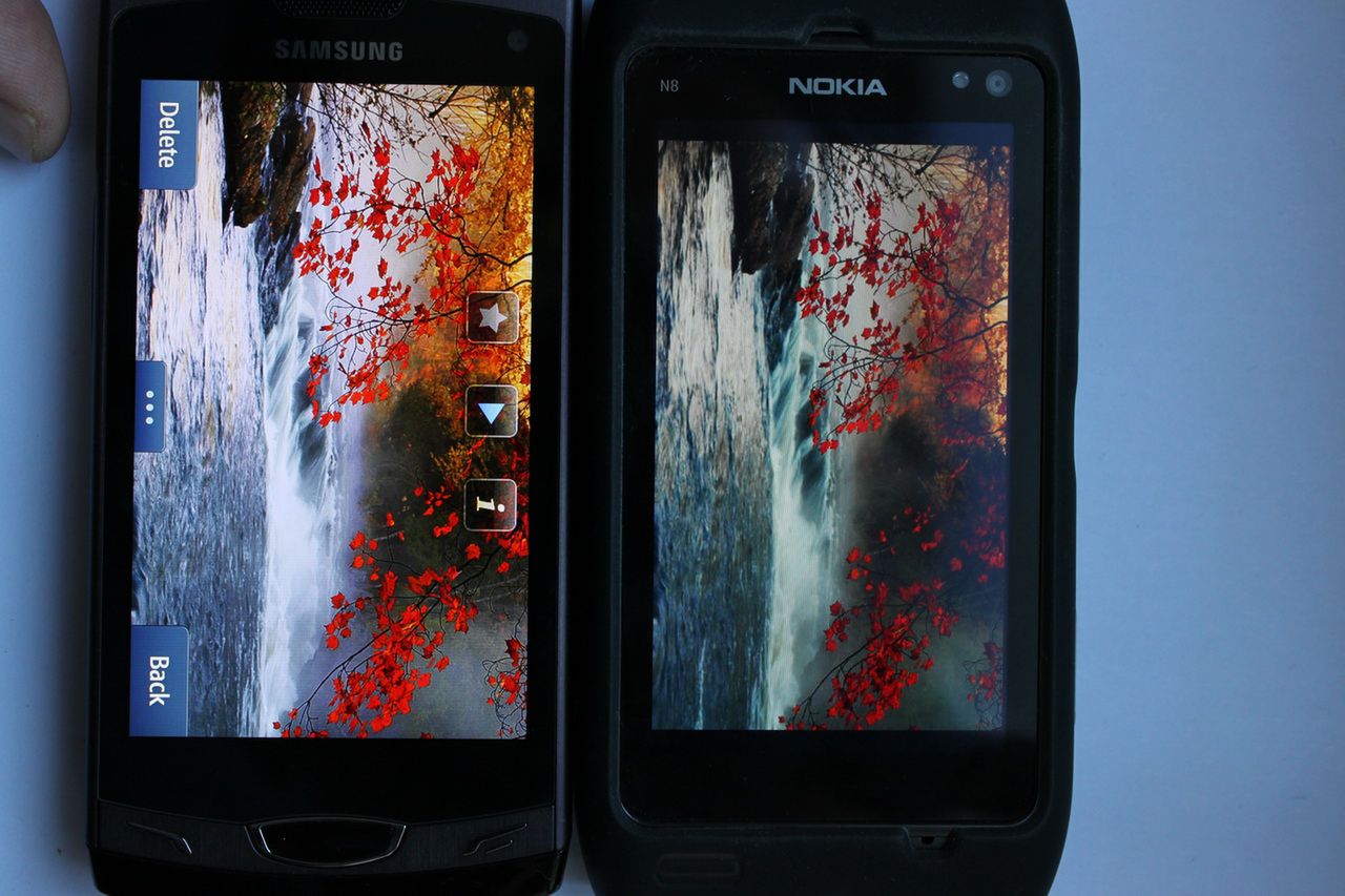 Samsung Wave II i Nokia N8