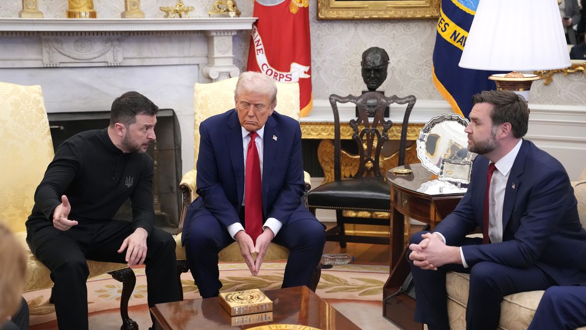 WASHINGTON, DC - FEBRUARY 28: U.S. President Donald Trump (C) and Vice President JD Vance meet with Ukrainian President Volodymyr Zelensky in the Oval Office at the White House on February 28, 2025 in Washington, DC. Trump and Zelensky are meeting today to negotiate a preliminary agreement on sharing Ukraine’s mineral resources that Trump says will allow America to recoup aid provided to Kyiv while supporting Ukraine’s economy. (Photo by Andrew Harnik/Getty Images)