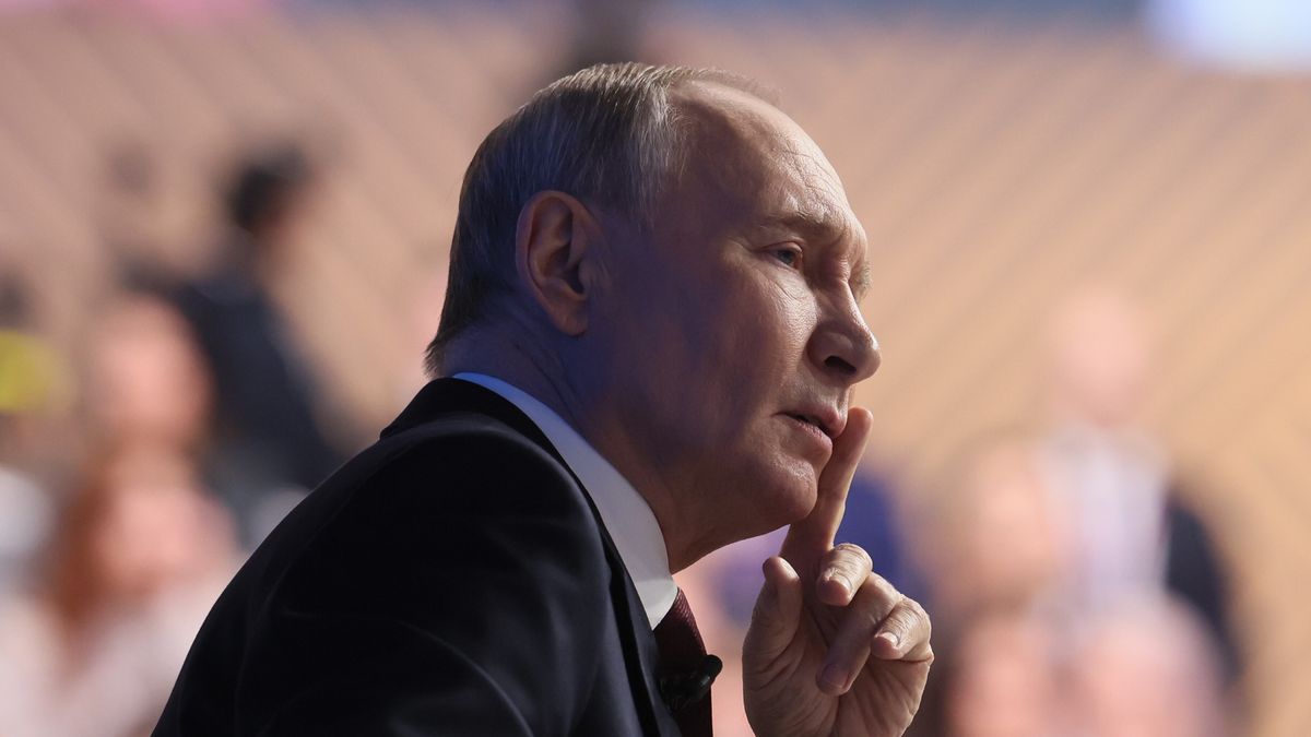 Russian President Putin's annual press-conference at Gostiny Dvor
epa12603514 Russian President Vladimir Putin attends his annual live broadcast press conference with Russian federal, regional, and foreign media at the Gostiny Dvor forum hall in Moscow, Russia, 19 December 2025. Putin held his end-of-year press conference and the 'Direct Line with Vladimir Putin' televised event, where he answered citizens' questions focusing on domestic issues.  EPA/ALEXANDER KAZAKOV/SPUTNIK/KREMLIN / POOL MANDATORY CREDIT 
Dostawca: PAP/EPA.
ALEXANDER KAZAKOV/SPUTNIK/KREMLIN / POOL
putin, press, conference, annual