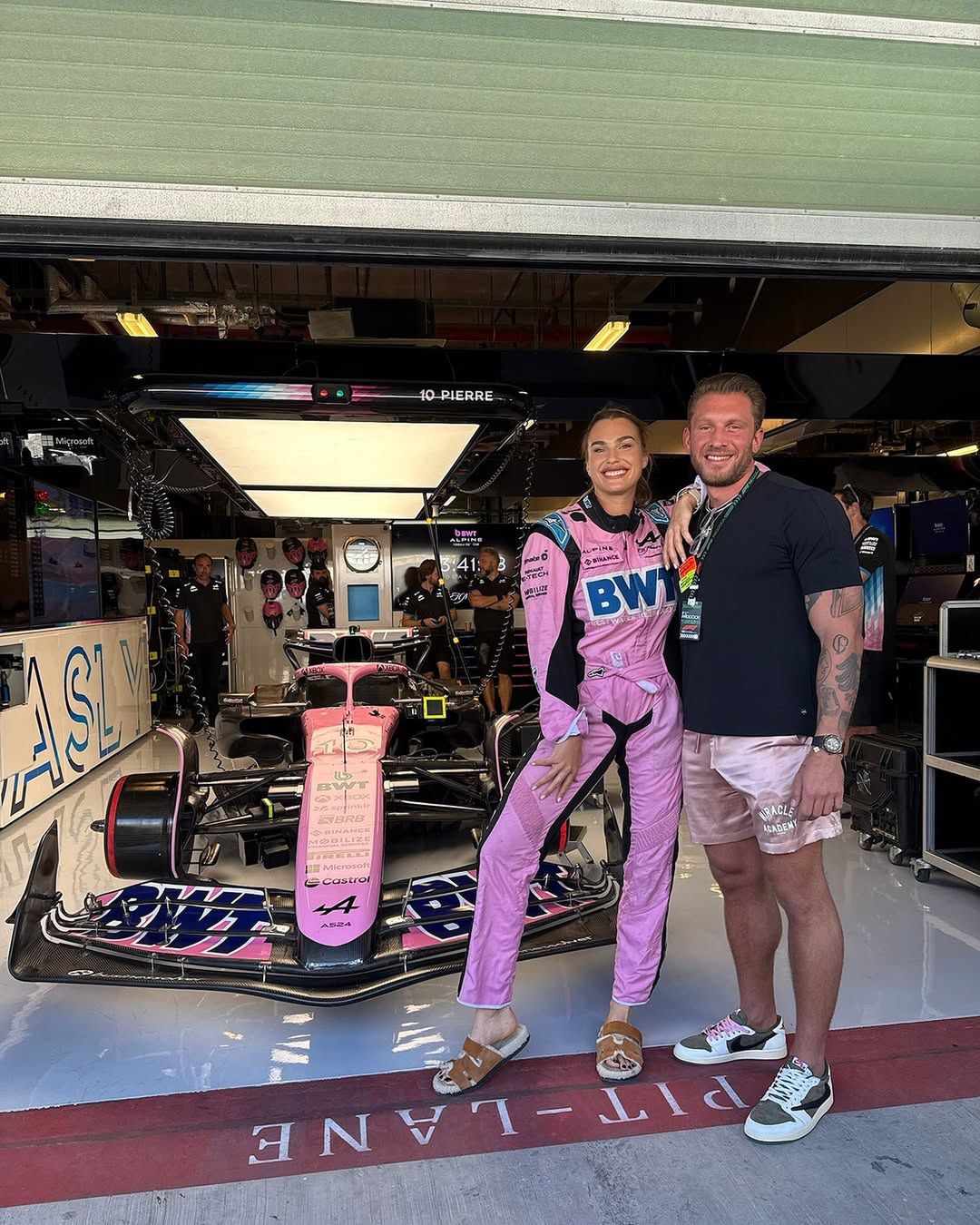 Aryna Sabalenka z ukochanym na wyścigach Formuły 1 w Abu Dhabi