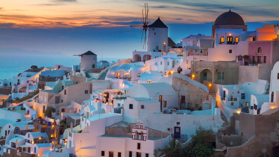 Grackie wyspy - Santorini i Mykonos chcą zmienić swój wizerunek