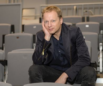 Maciej Stuhr "gotuje" dla żony. Szprotki i twaróg