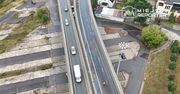 Warszawa: Wypadek na zjeździe z S8. Ciężarówka wjechała w barierki