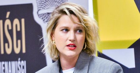 Aleksandra Domańska dodała niepokojące zdjęcie z "opatrunkiem" na brzuchu. Fani wspierają aktorkę: "Nie jesteś sama" (FOTO)