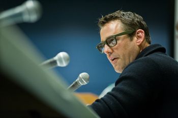 Nicholas Brendon nie żyje. Jego życiorys przypomina policyjną kartotekę