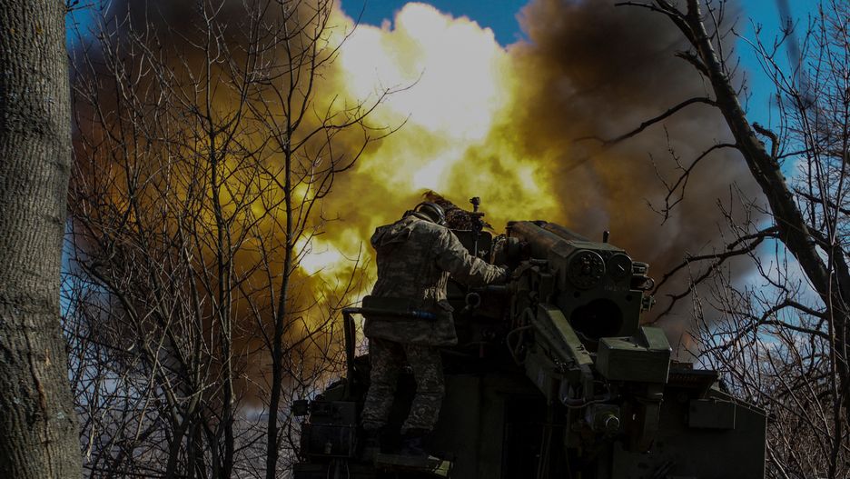Ukrainian servicemen fire a 2S5 Giatsint-S self-propelled howitzer towards Russian troops outside the frontline town of Bakhmut
Ukrainian servicemen fire a 2S5 Giatsint-S self-propelled howitzer towards Russian troops outside the frontline town of Bakhmut, amid Russia's attack on Ukraine, in Donetsk region, Ukraine March 5, 2023,Image: 760540901, License: Rights-managed, Restrictions: , Model Release: no, Credit line: STRINGER / Reuters / Forum
STRINGER / Reuters / Forum
war, category_code_europ, category_code_war
