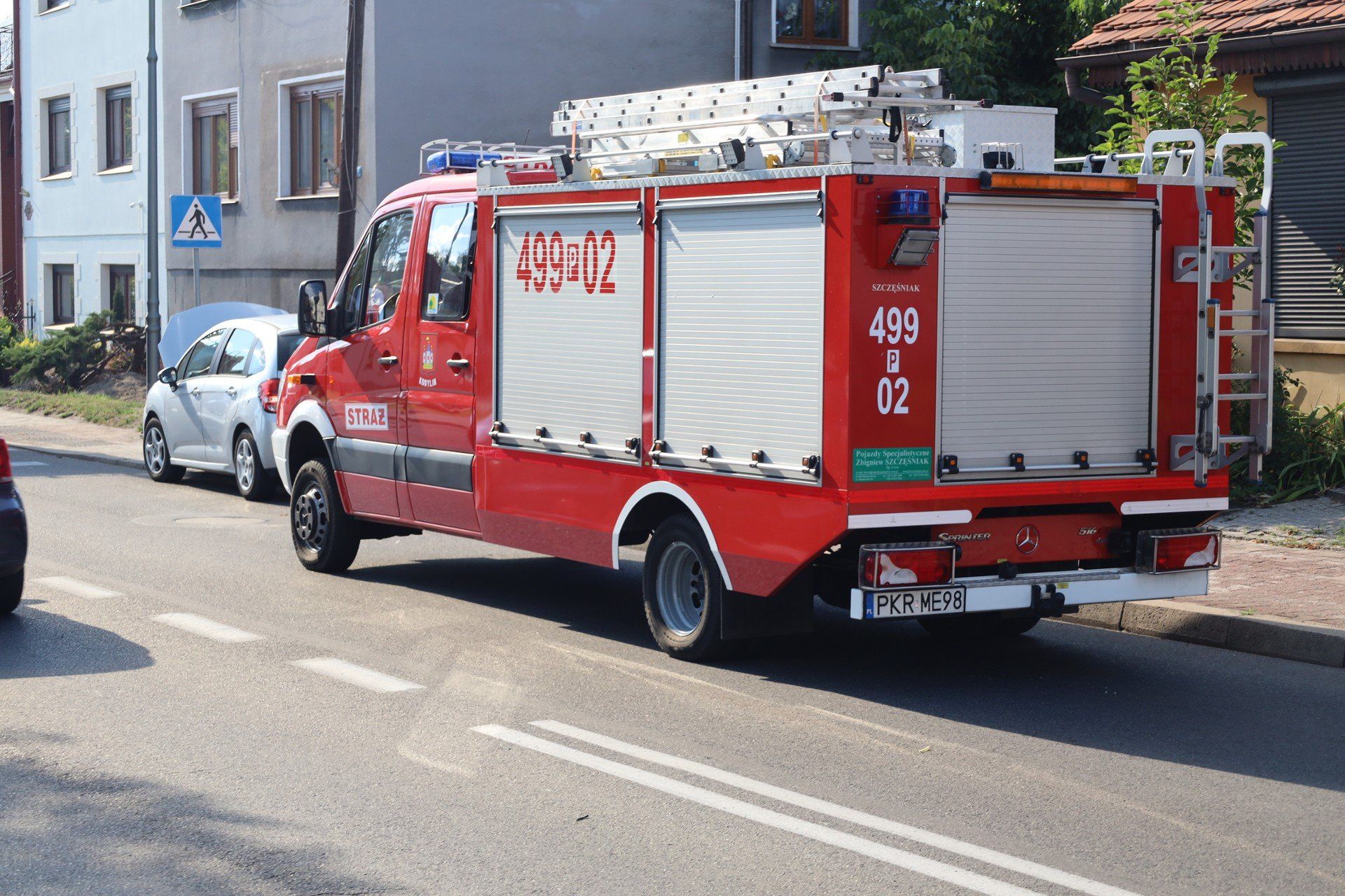 20-letni mieszkaniec powiatu krotoszyńskiego, kierując samochodem Renault nie zachował bezpiecznej odległości i najechał na tył samochodu