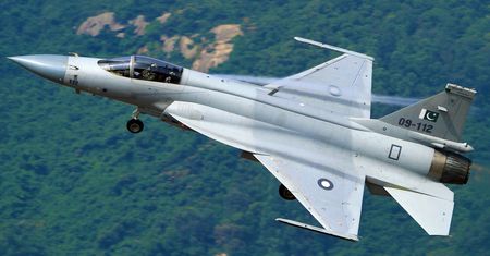 Irak kupuje samoloty PAC JF-17 Thunder w Pakistanie. Zarobi na tym Rosja