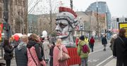 Poznań: Święty Marcin znów przejął klucz do miasta. Tłumy poznaniaków świętowały mimo deszczu