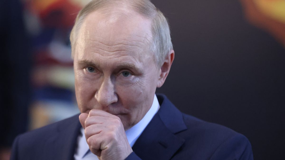 MAGNITOGORSK, RUSSIA - JULY 16 (RUSSIA OUT) Russian President Vladimir Putin meets with workers while visiting the Marnitogorsk Iron and Steel Works MMK, July 16, 2025, in Magnitogorsk, Russia. President Putin visited the largest steel company in the world, owned by Russian billionaire Viktor Rashnikov and located in Chelyabinsk Oblast. (Photo by Contributor/Getty Images)