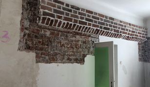 Skuli ściany podczas remontu. Niezwykłe odkrycie w kamienicy w Warszawie