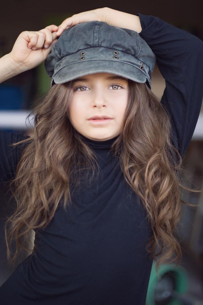 8-letnia dziewczynka zadebiutowała na wybiegu. Ma polskie korzenie