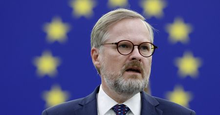 Niższa temperatura i mniej światła. W Czechach premier oszczędzanie zaczyna od siebie