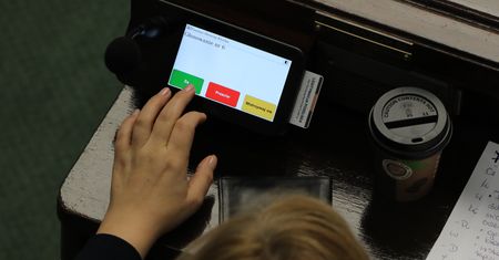 Sejm odrzuca wnioski opozycji. Nie będzie debat o aborcji i KPO