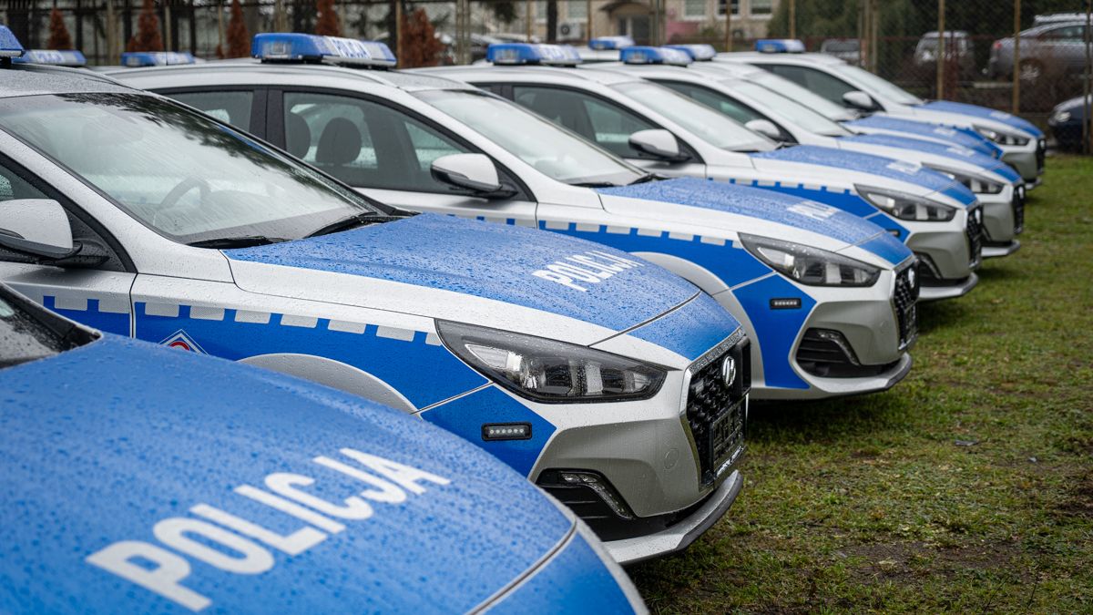 Hyundai i30 z benzynowym silnikiem zasili policyjne garnizony w całym kraju.