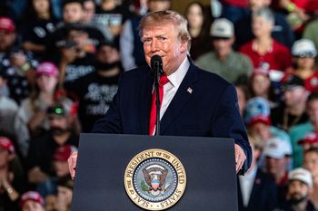 Ile kosztowała Amerykę wojna Trumpa? Dotarli do liczb