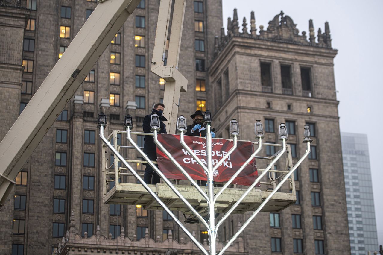 Warszawa. Zapalono pierwszą ze świec chanukowych