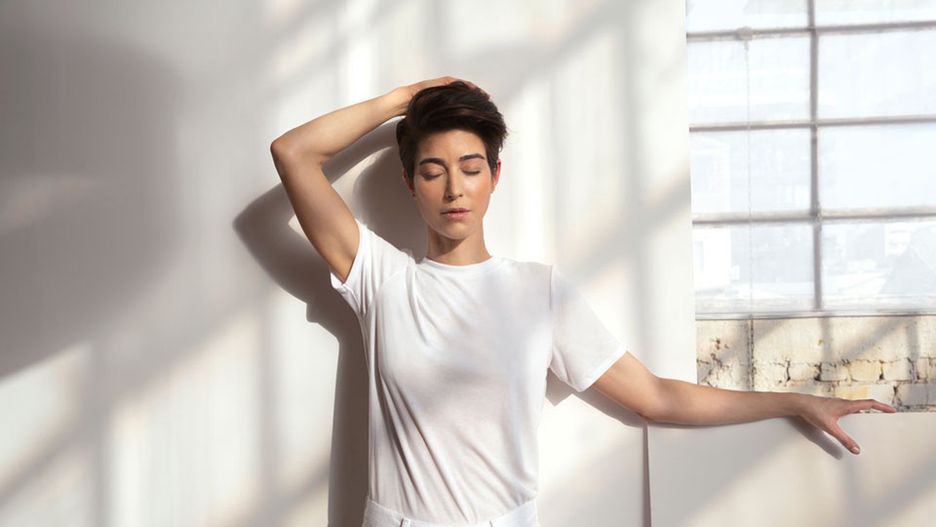 Odpowiednia pielęgnacja i przygotowanie twarzy pod makijaż to klucz do udanego make-upu. 