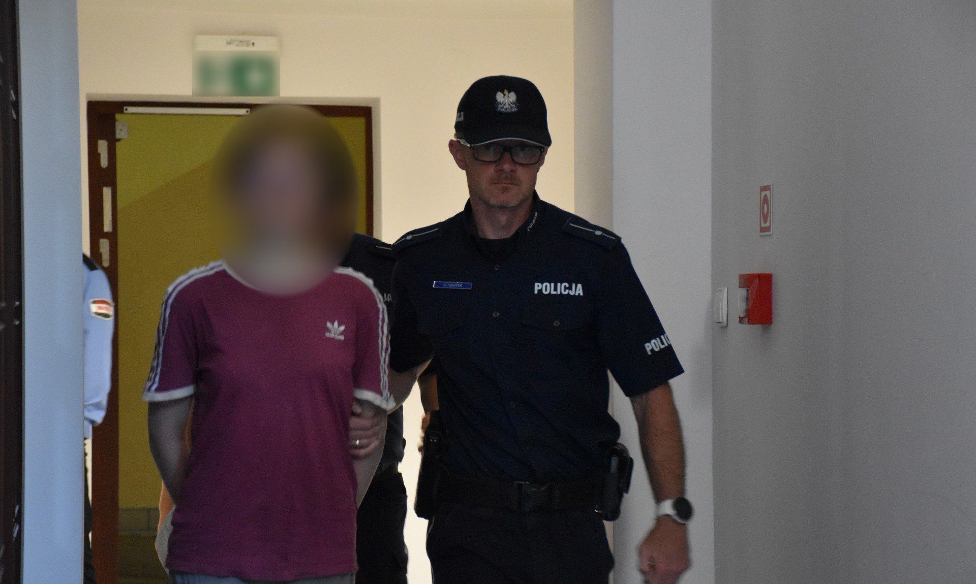 15.07.2025 r. Przed Sądem Okręgowym w Kaliszu ruszył proces wnuczki, która usiłowała zabić własną babcię w Ostrowie Wielkopolskim.
