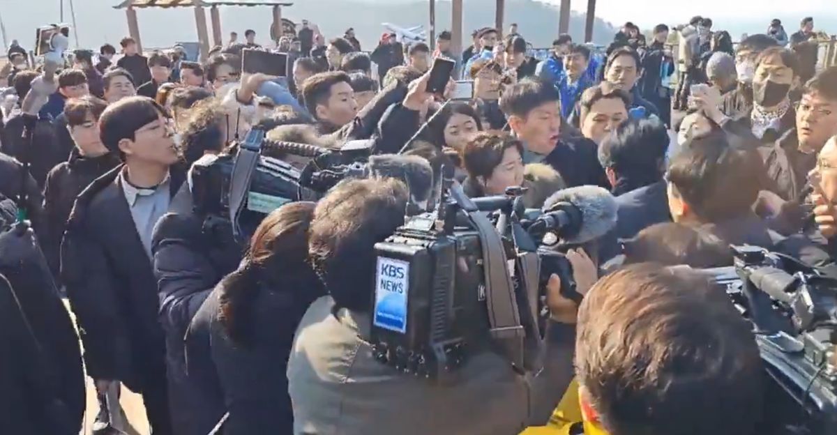 Moment ataku na koreańskiego polityka