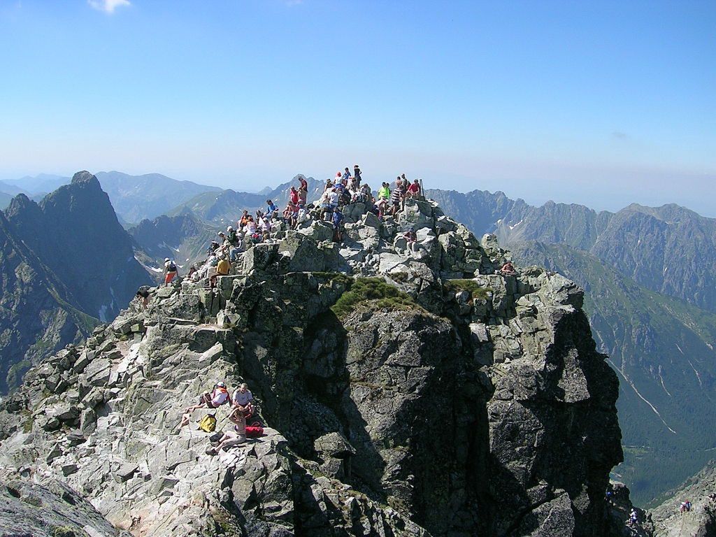 Tatry. Ekipa sportowców spełni marzenie 7-latka. Wniesie niepełnosprawnego Rayyana na Rysy