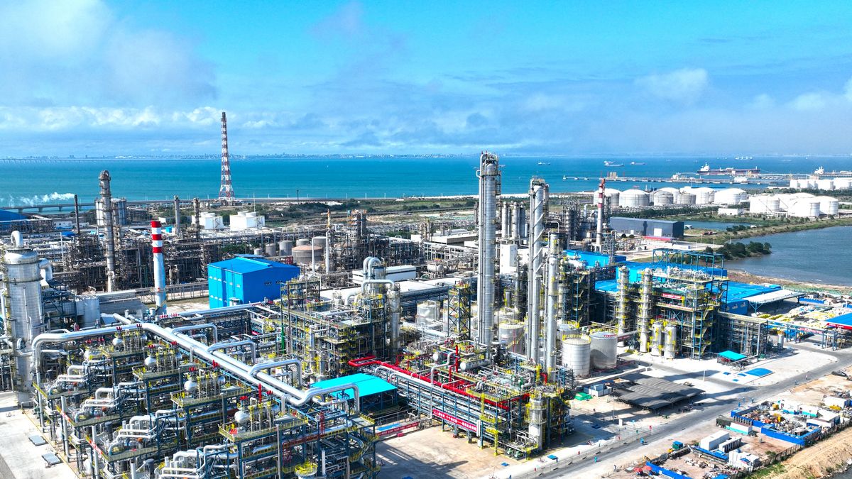 QINGDAO, CHINA - SEPTEMBER 2, 2024 - Aerial photo of the largest single series maleic anhydride plant for n-butane oxidation process in China, Sinopec Qingdao Refinery and Chemical Plant of 200,000 tons/year maleic anhydride, in Qingdao, Shandong province, China, September 2, 2024. (Photo credit should read CFOTO/Future Publishing via Getty Images)