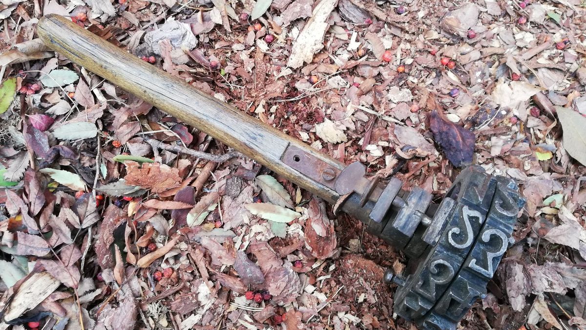 Tak wygląda numerator młotkowy sprzed 30 lat