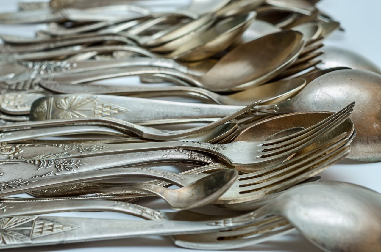 Simple hacks to make your holiday cutlery sparkle