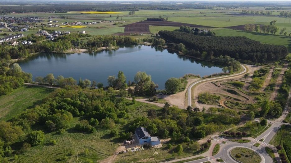 Wkrótce gotowa będzie cała ścieżka pieszo-rowerowa wokół zbiornika w Lesznie - Zaborowie