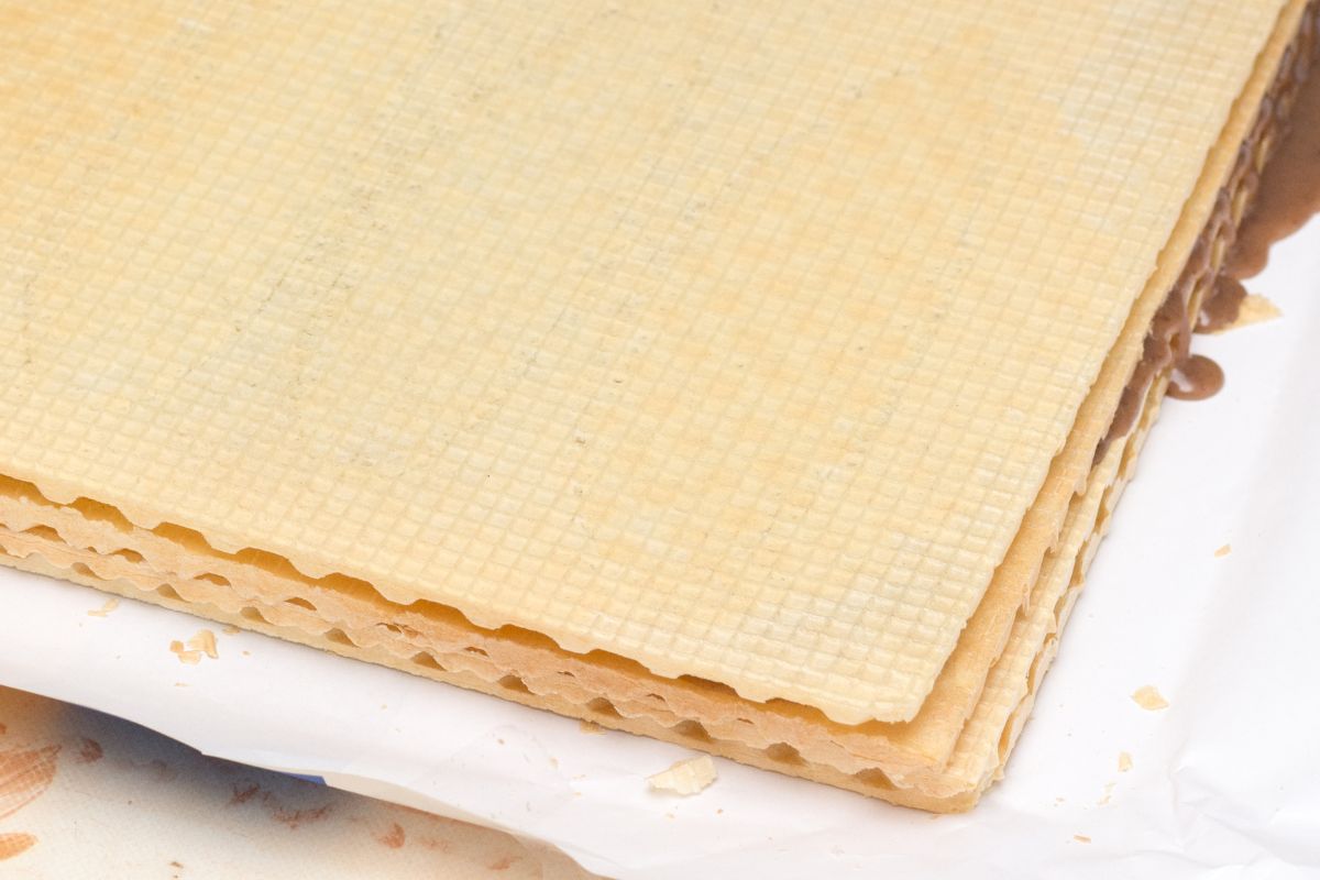 Posmaruj wafle kremem i gotowe