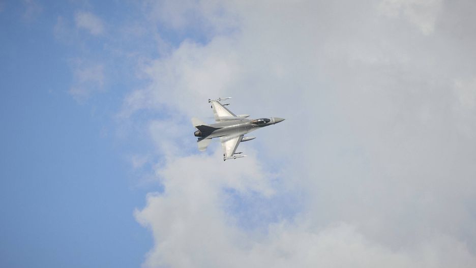 Ukraińcy ruszą do boju w F-16 już w lutym? "Nie muszą czytać Szekspira"