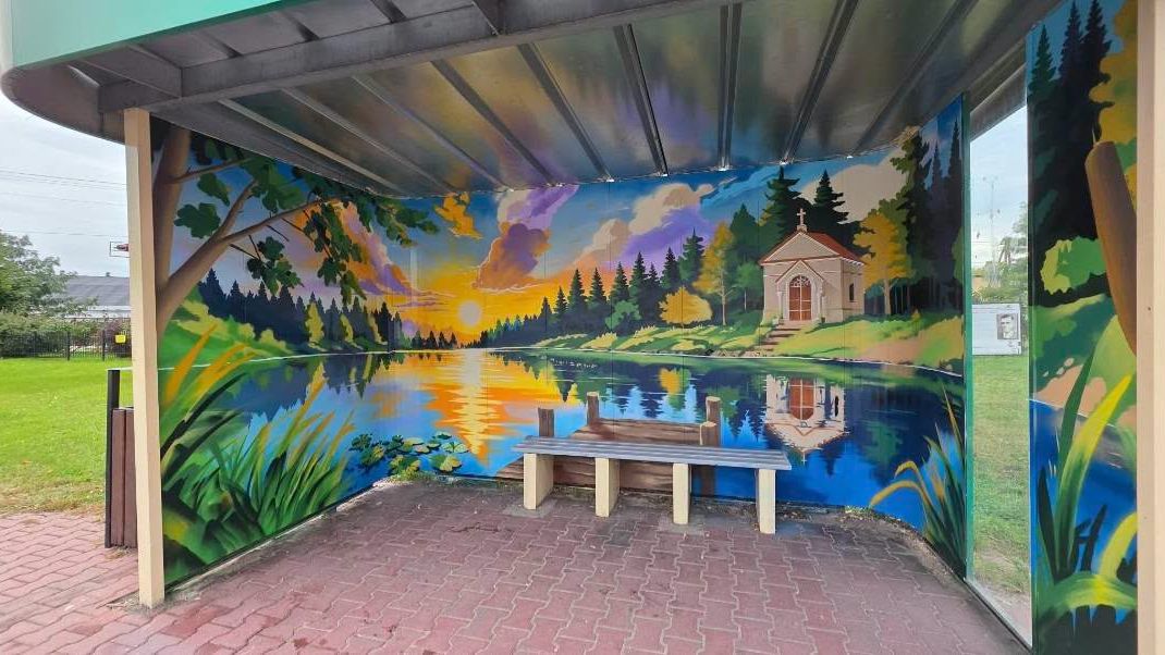 Mural na przystanku 