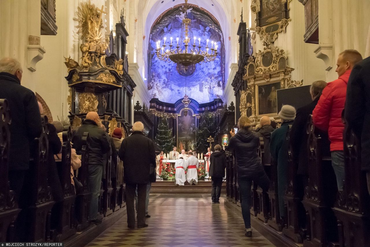 Zakaz przemieszczania się na Święta. Jak w praktyce będą wyglądały obostrzenia?