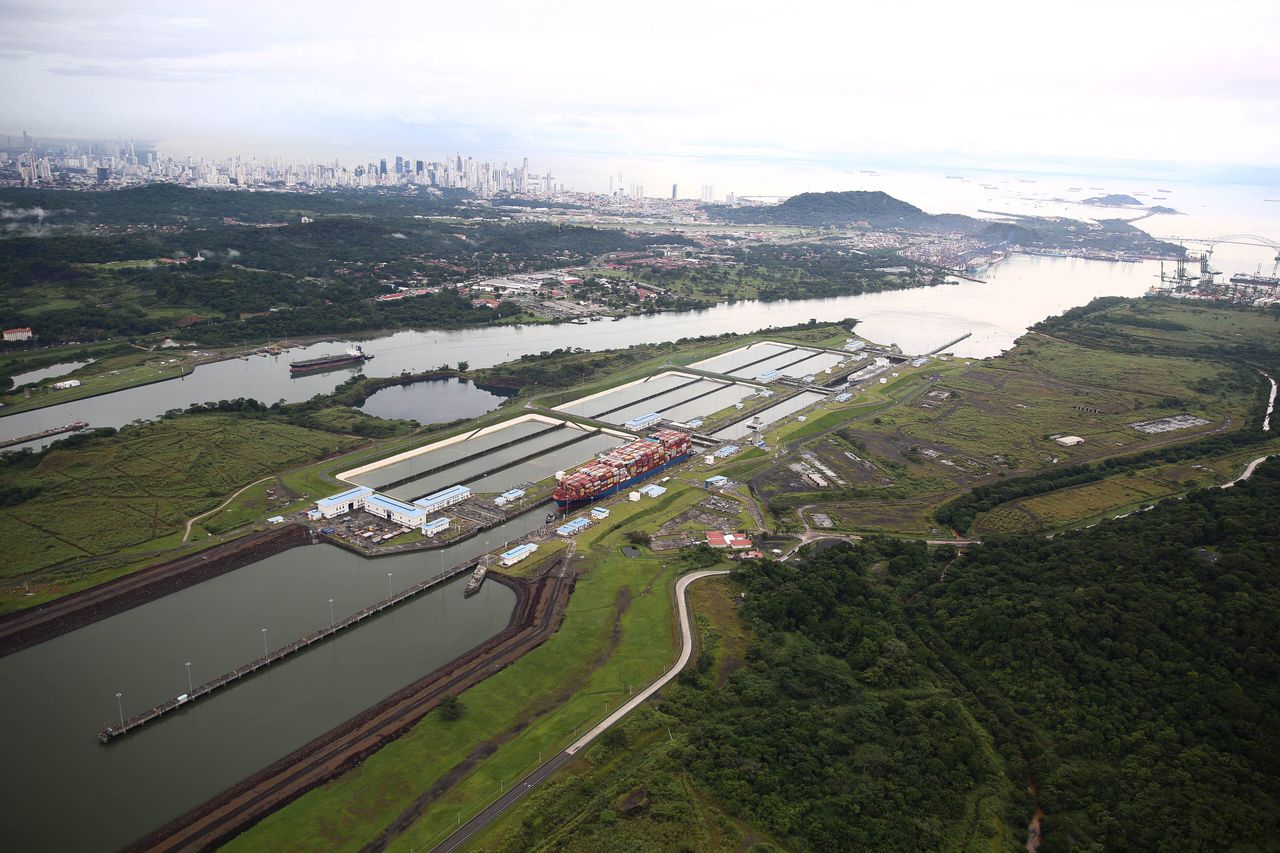 U.S. naval toll exemption claim denied by Panama Canal