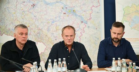 Rząd będzie rozmawiał z bankami. "Ludzie stracili dom, a będą spłacać kredyt"