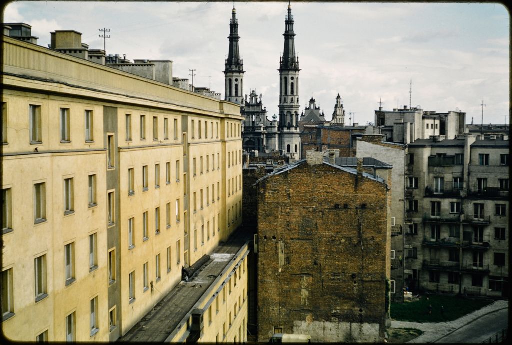 Nostalgiczna Warszawa lat 50. na nieznanych, kolorowych zdjęciach profesora z USA 33