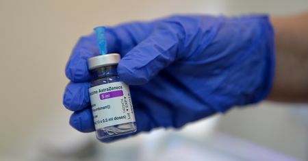 Szczepionka firmy AstraZeneca zmieniła nazwę. Skład bez zmian
