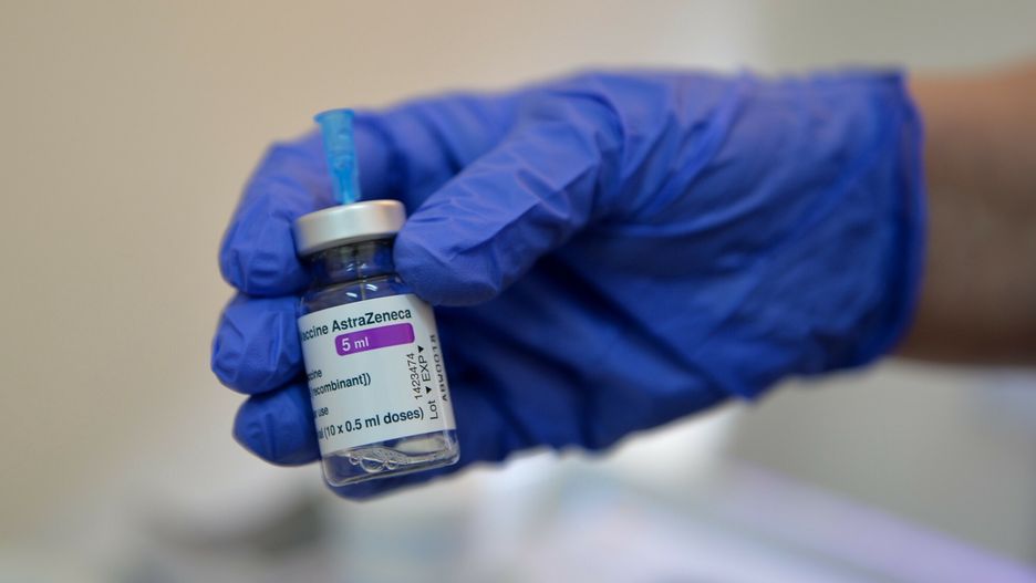 Koncern AstraZeneca zmienił nazwę swojej szczepionki