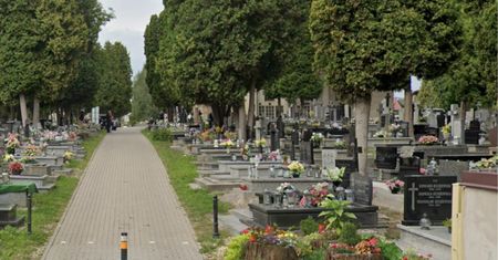 Awantura na cmentarzu. Albo spełni warunek, albo nie będzie pogrzebu