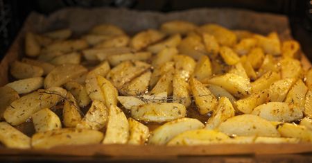 Ugotowali ziemniaka GMO. "Odmiana wysoko rakotwórcza"
