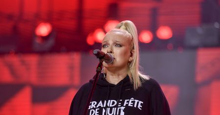 Histeria tabloidu. Wytykają Nosowskiej "skandaliczny" występ