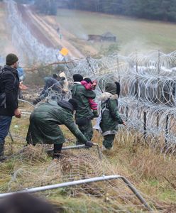 60 migrantów nocą próbowało wedrzeć się do Polski. "Część osób rzucała kamieniami"