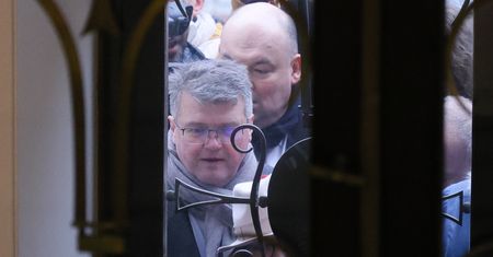 Lawina komentarzy po przepychankach posłów ze Strażą Marszałkowską