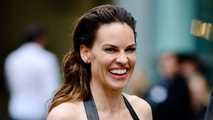 48-letnia Hilary Swank zostanie matką BLIŹNIAKÓW!